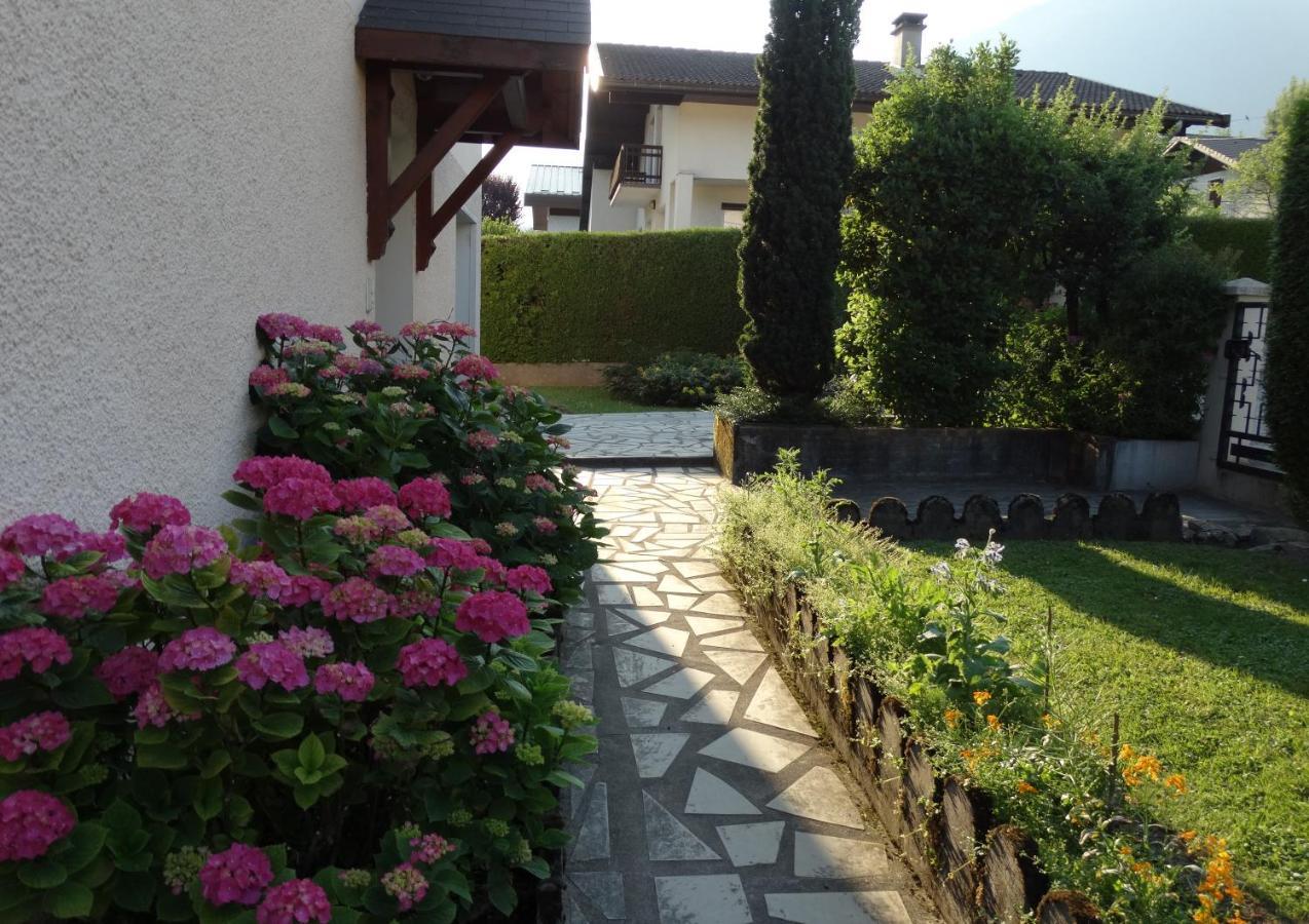 于日讷Chez Laurette Et Louis住宿加早餐旅馆 外观 照片